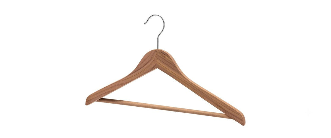 Cedar Hangers Ensuring The Natural Freshness Of Your Garments