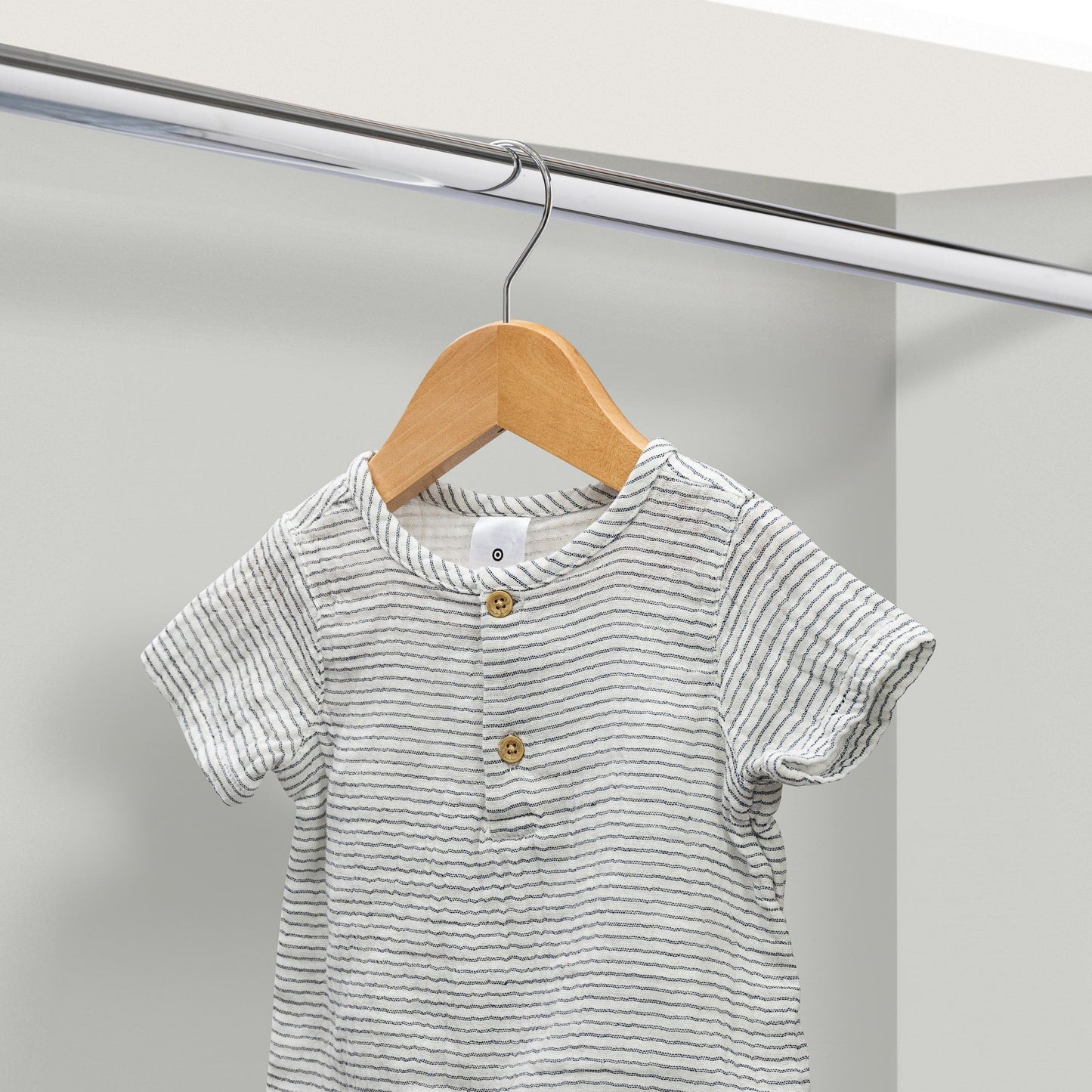 25cm Baby Size Natural Wood Hanger with Bar (Sold in Bundles of 25/50/100) - Hangersforless